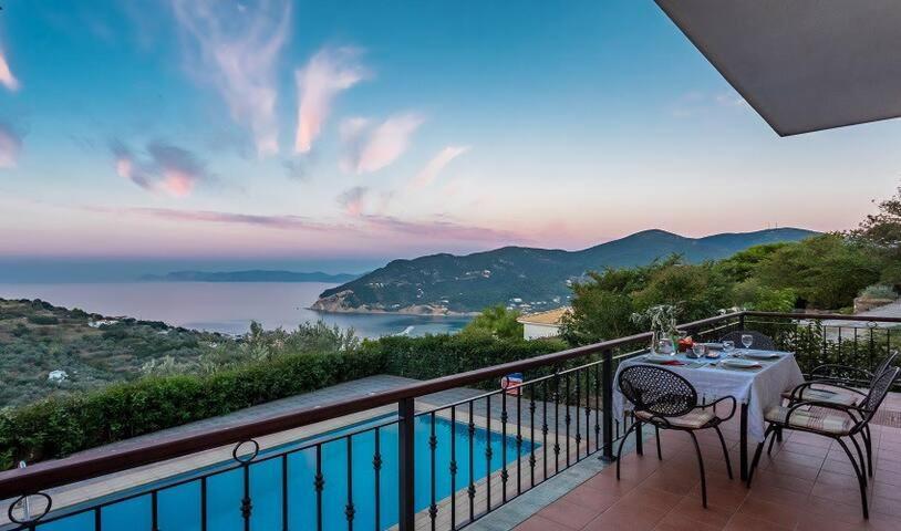 Villa Alegria Skopelos Town Exterior photo